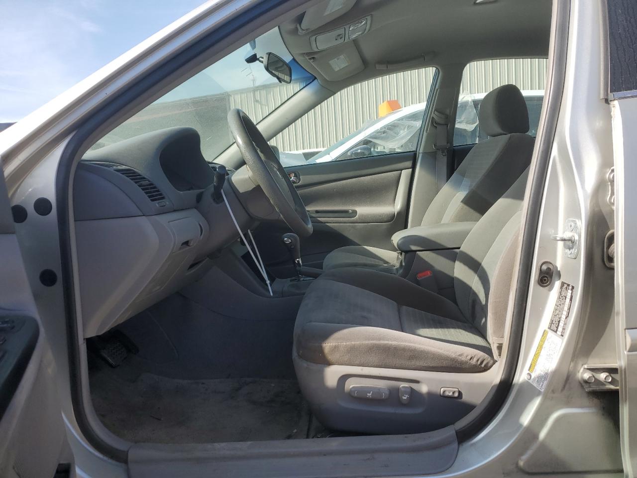 4T1BE32KX5U955216 2005 Toyota Camry Le