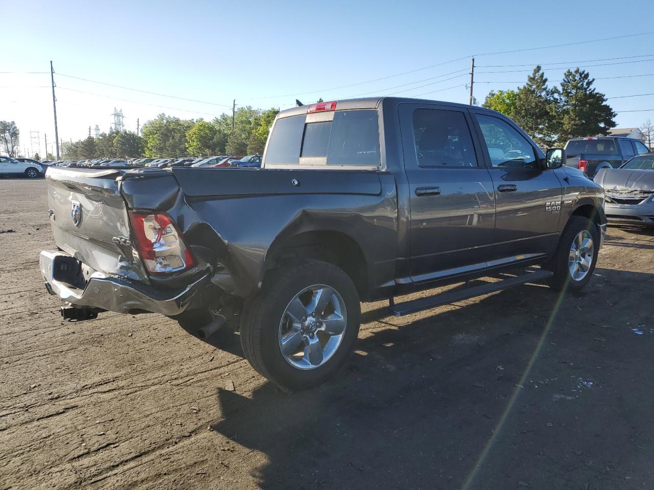 1C6RR7LT5KS527557 2019 Ram 1500 Classic Slt