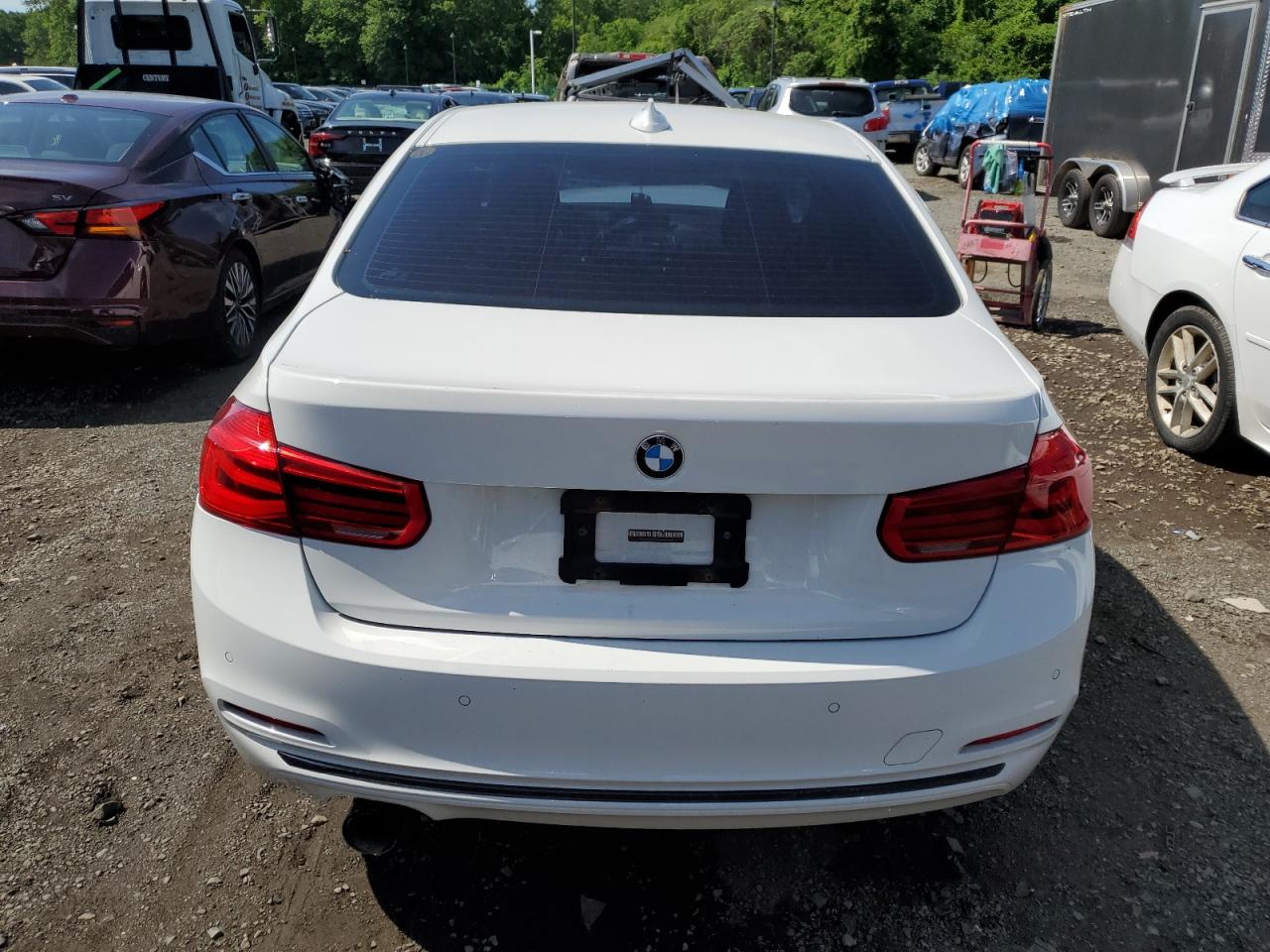 WBA8D9G3XHNU64064 2017 BMW 330 Xi