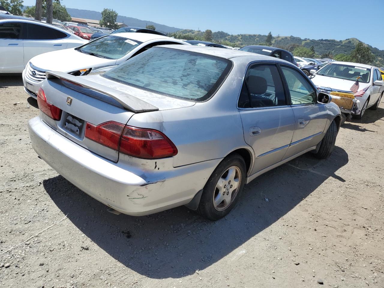 1HGCG1651WA071715 1998 Honda Accord Ex