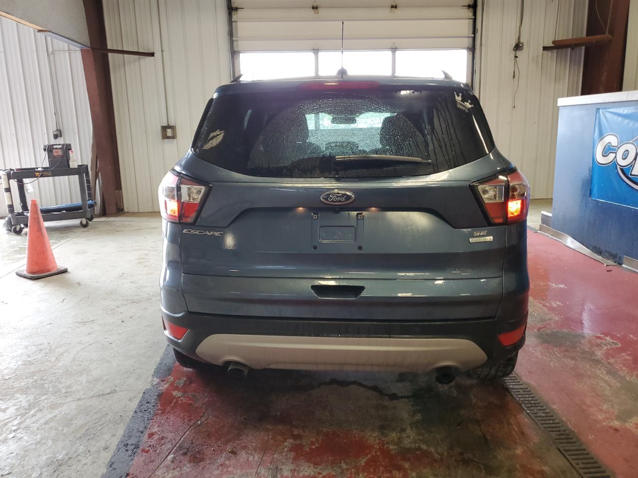 1FMCU0GD7JUA02988 2018 Ford Escape Se