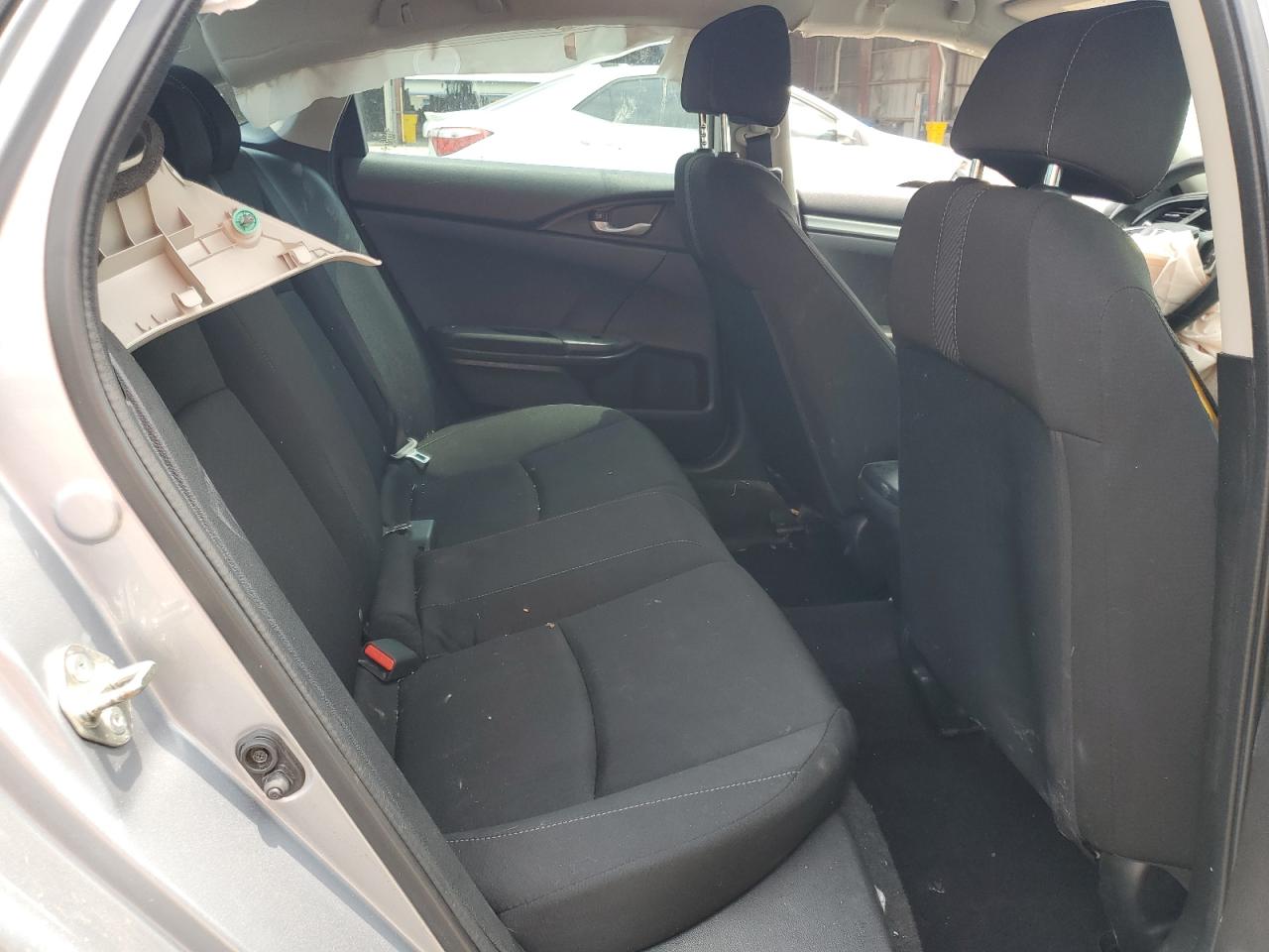 19XFC2F53JE017920 2018 Honda Civic Lx