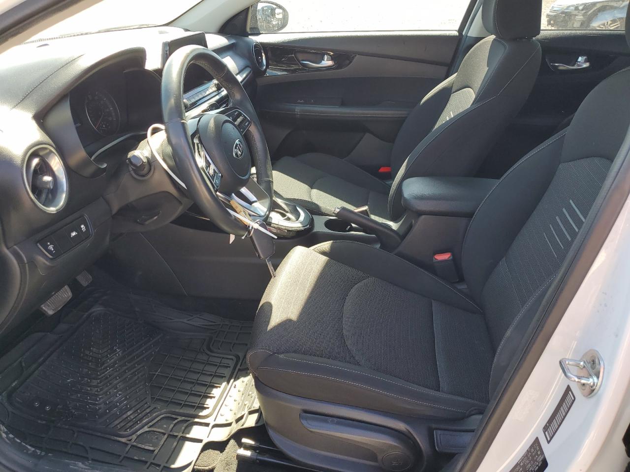 3KPF34AD6KE050339 2019 Kia Forte Gt Line