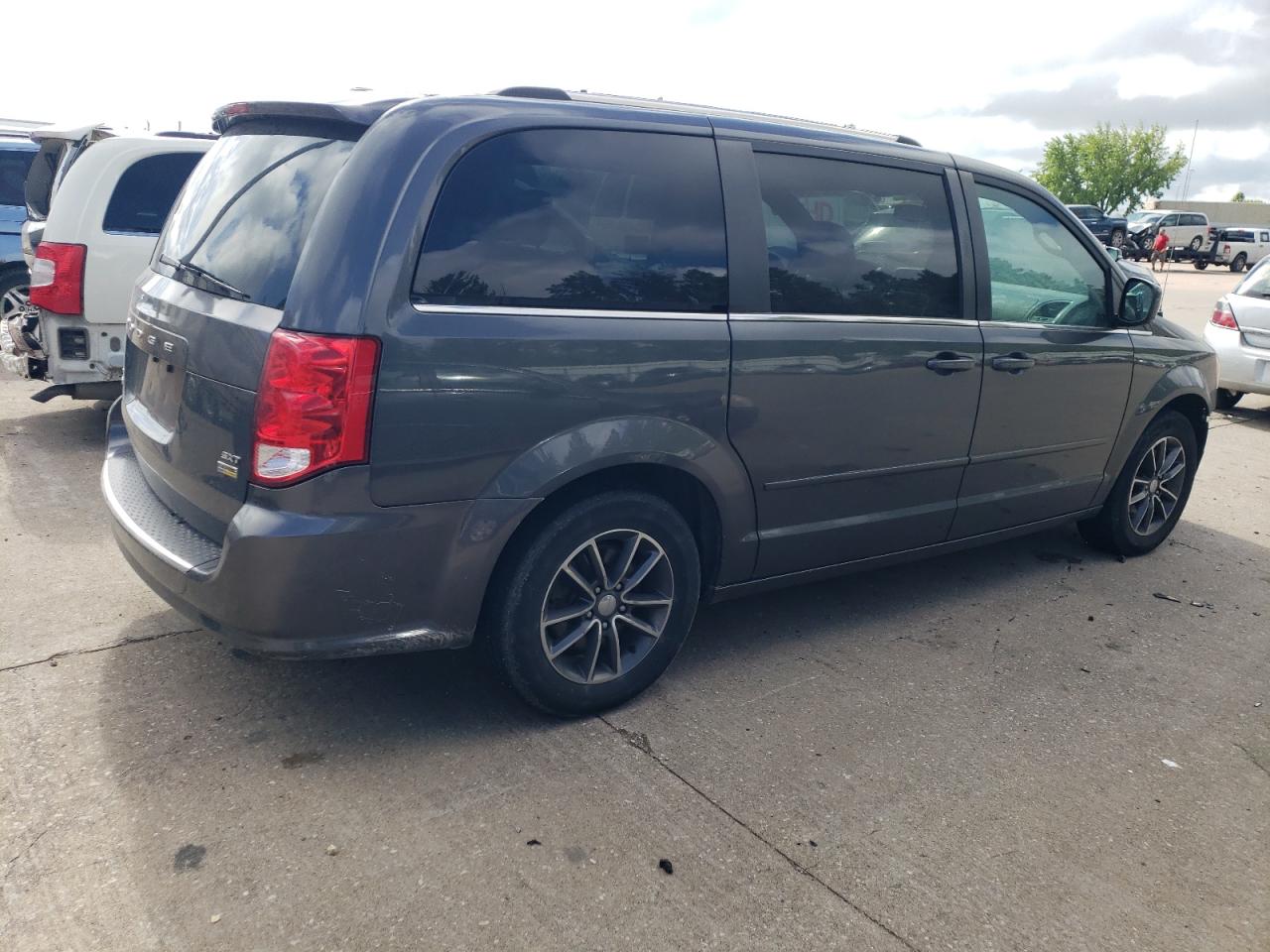 2C4RDGCG5HR852603 2017 Dodge Grand Caravan Sxt