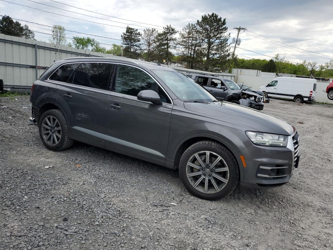 WA1LAAF75JD052717 2018 Audi Q7 Premium Plus