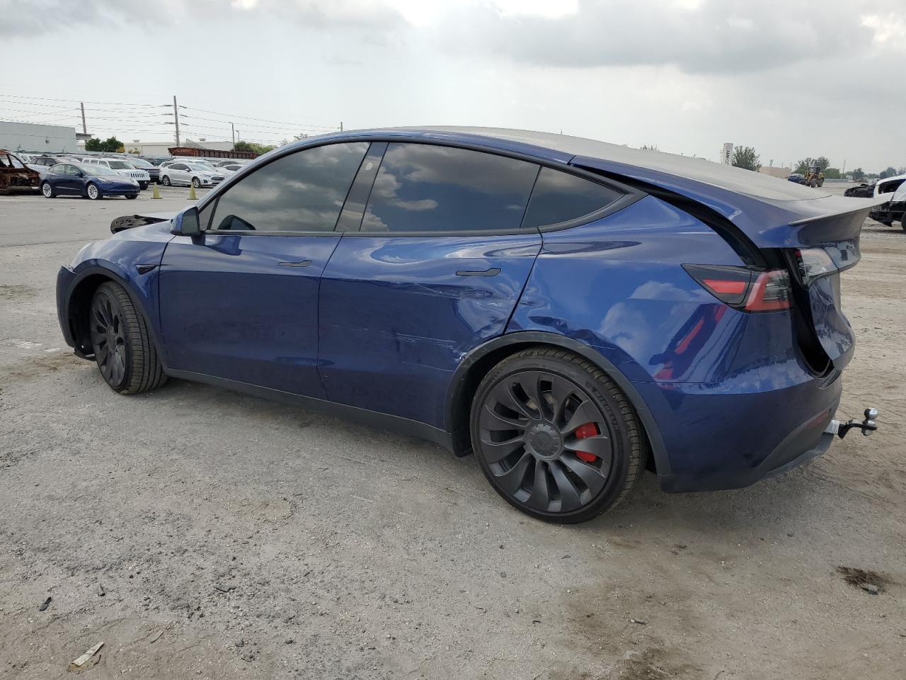 7SAYGDEF4PF840252 2023 Tesla Model Y