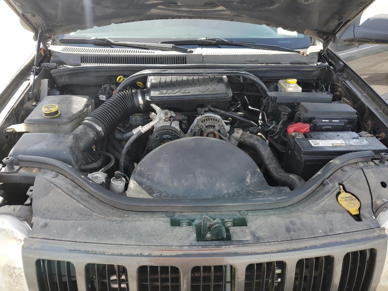 1J4GR48K65C641008 2005 Jeep Grand Cherokee Laredo