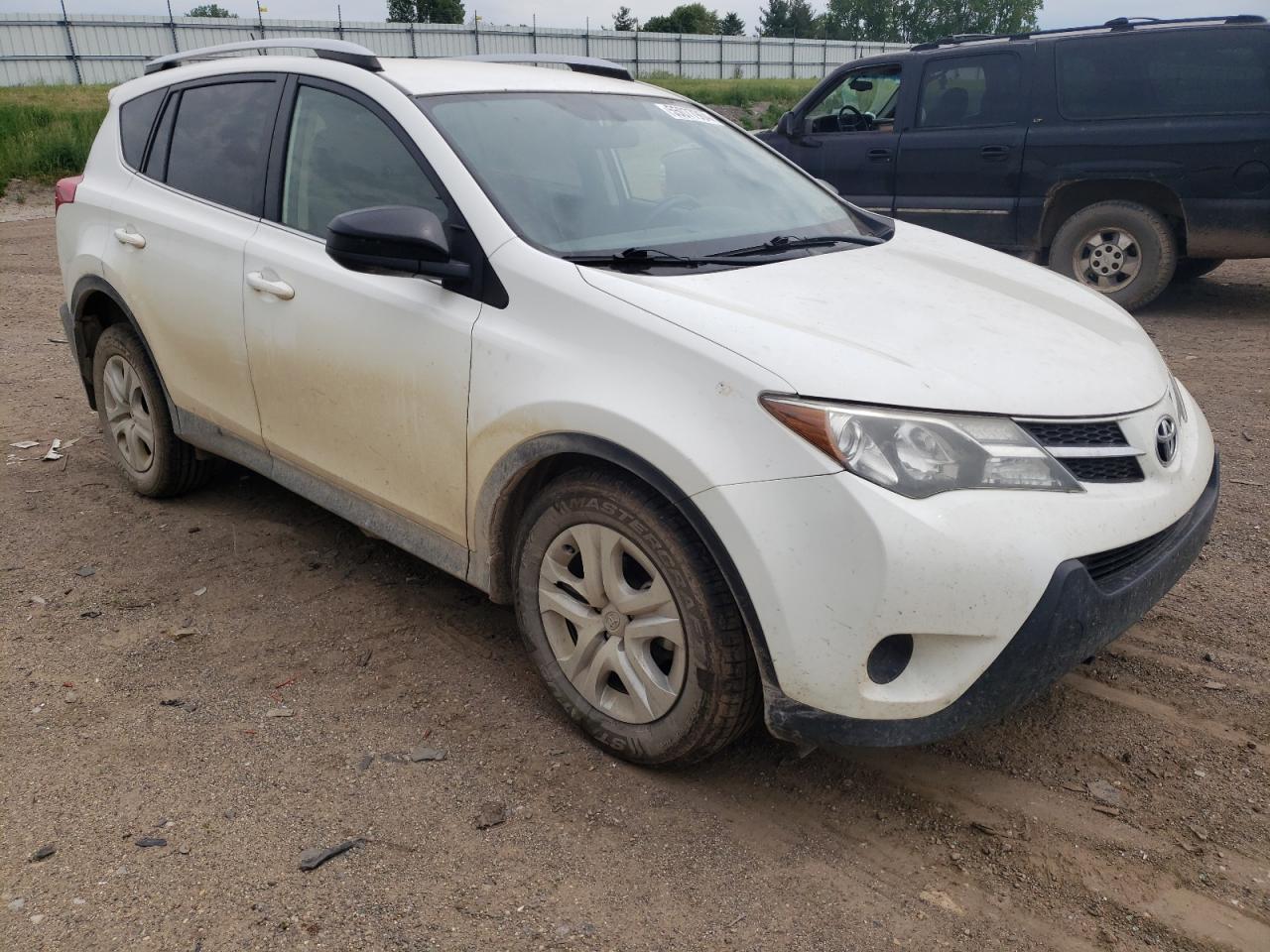 JTMBFREV1FJ042583 2015 Toyota Rav4 Le