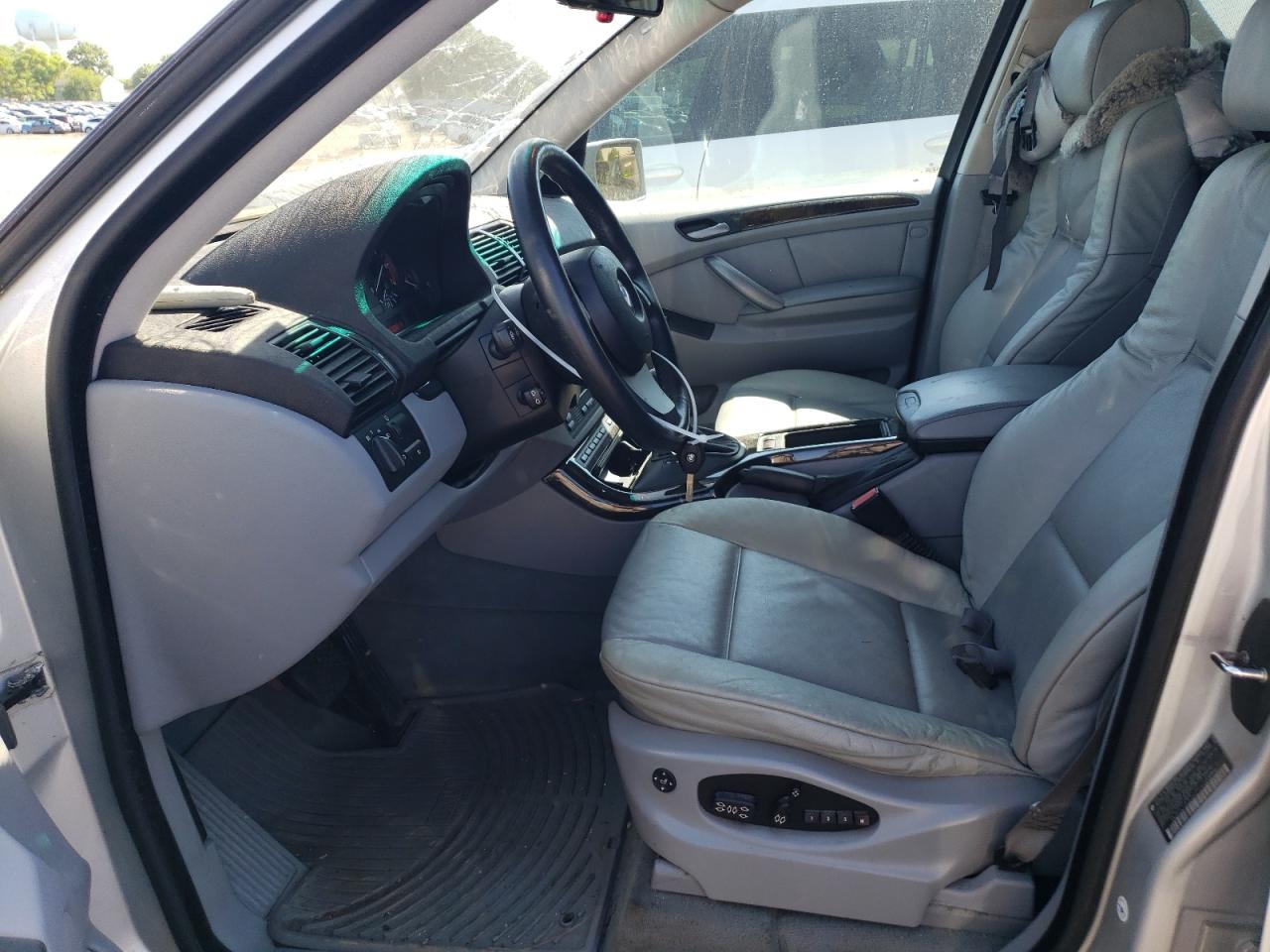 WBAFB33571LH13989 2001 BMW X5 4.4I