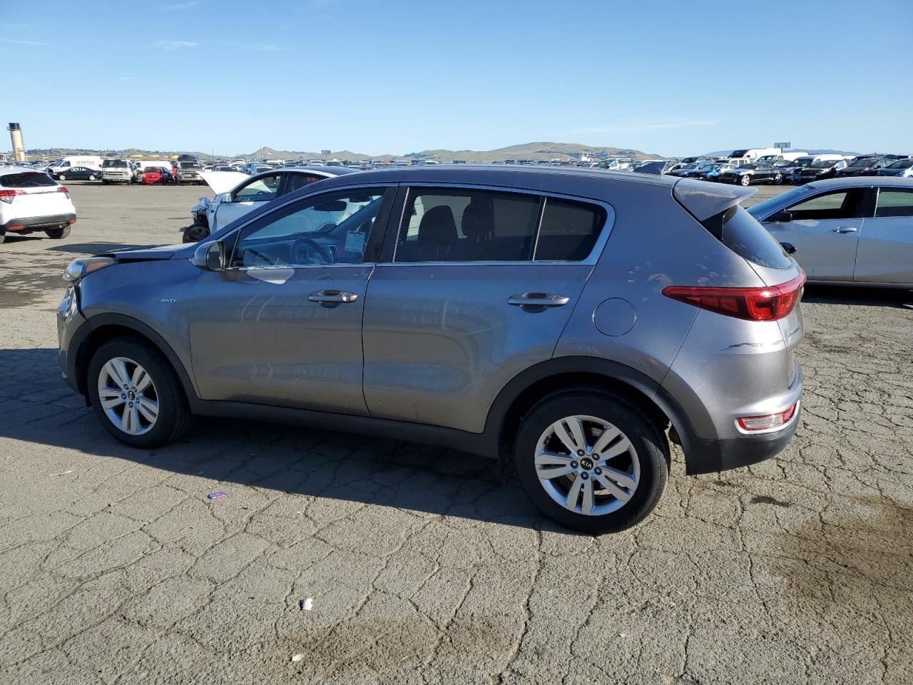 KNDPMCAC0H7068590 2017 Kia Sportage Lx