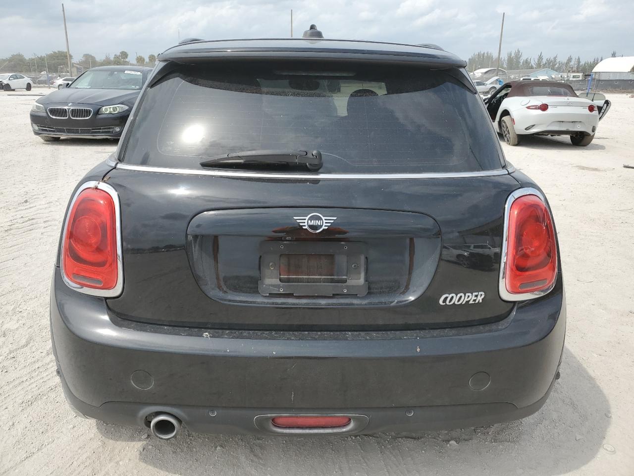 WMWXP5C55K2H96900 2019 Mini Cooper