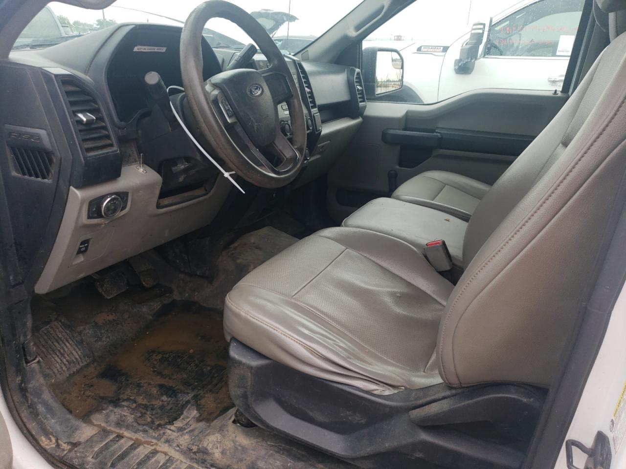 2016 Ford F150 vin: 1FTMF1C81GFB37527