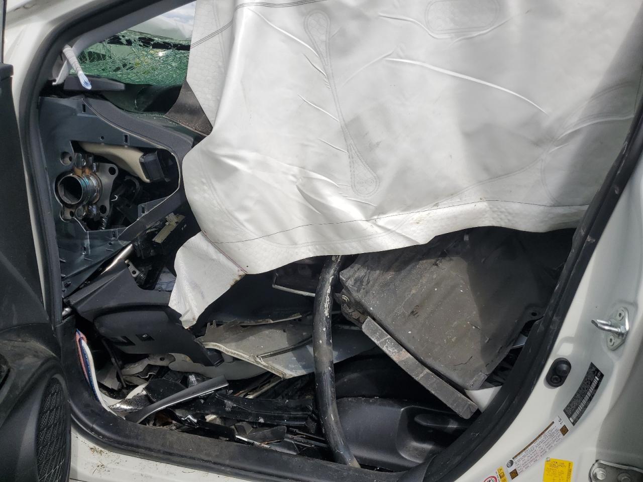 JTDKARFU6K3088588 2019 Toyota Prius