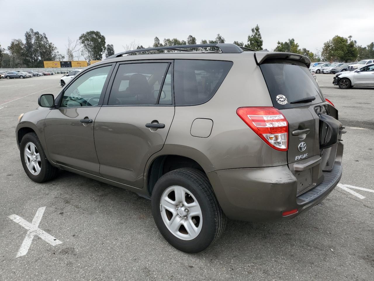 2T3ZF4DVXBW069196 2011 Toyota Rav4