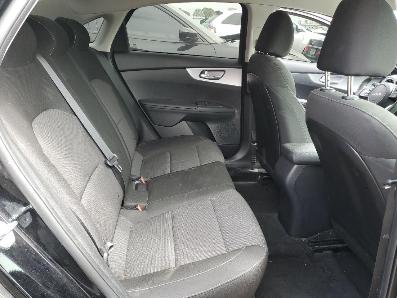 3KPF24AD9NE503005 2022 Kia Forte Fe