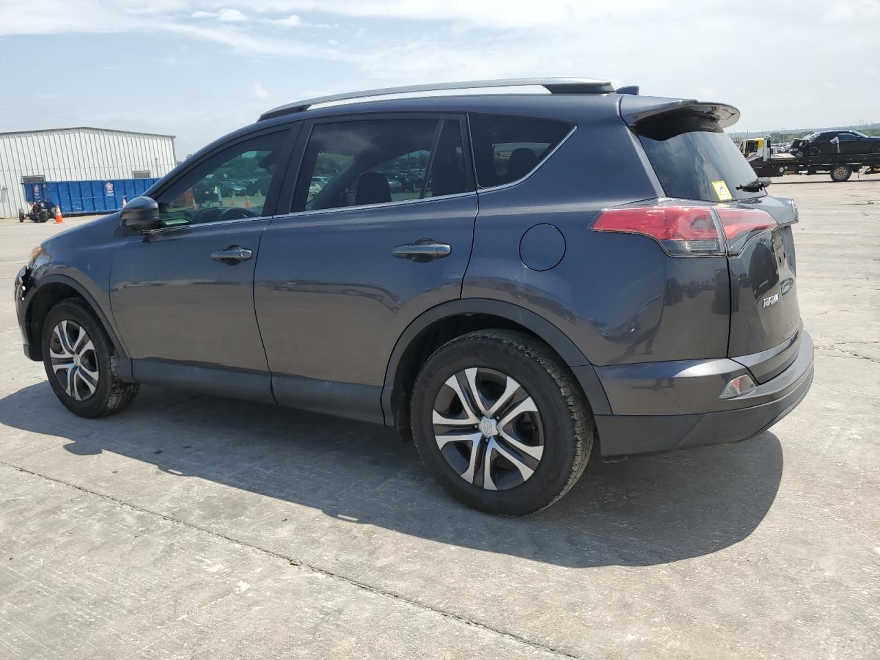 2018 Toyota Rav4 Le vin: 2T3ZFREV0JW453269