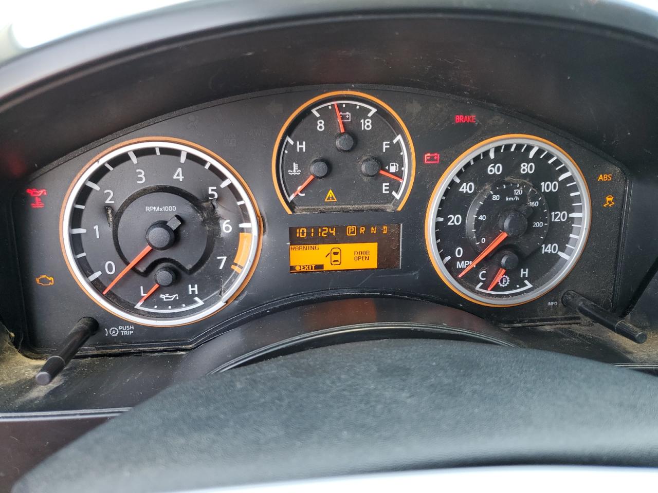 1N6BA0EC7EN510992 2014 Nissan Titan S