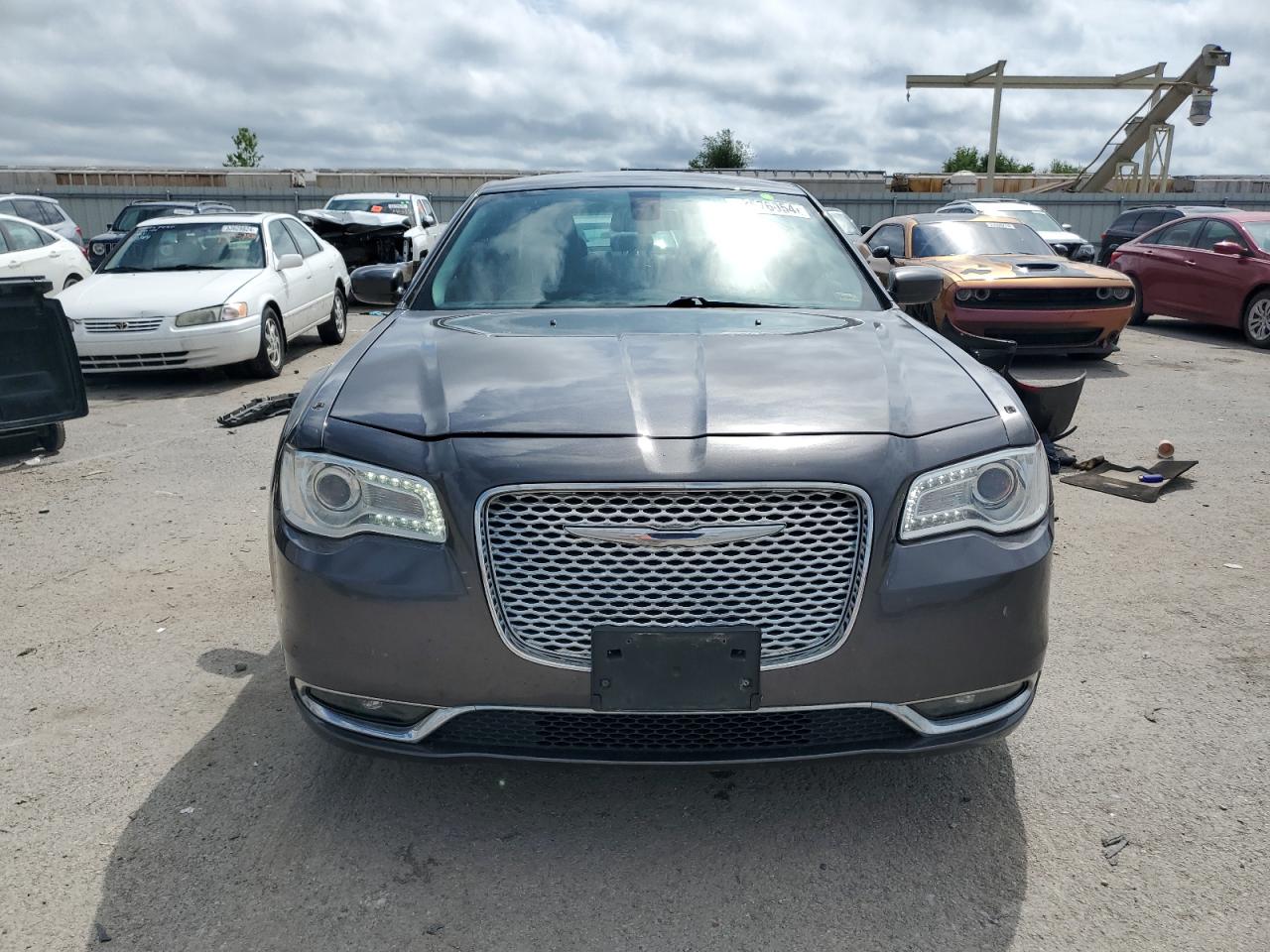 2016 Chrysler 300 Limited vin: 2C3CCARG7GH142589