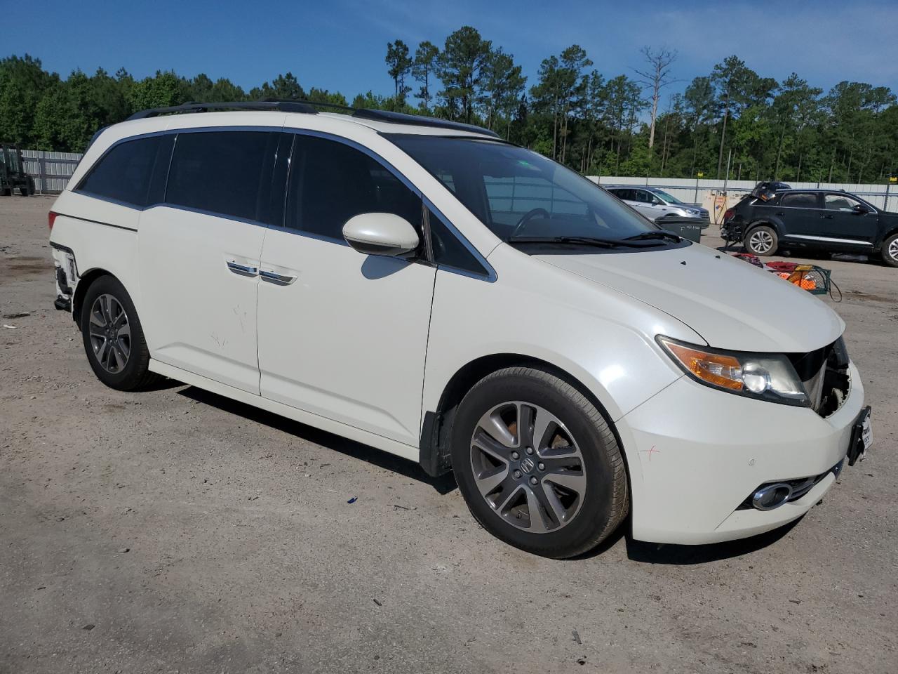 2014 Honda Odyssey Touring vin: 5FNRL5H90EB127421