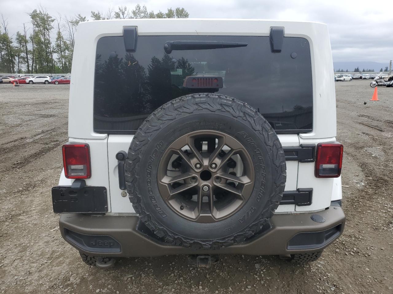 1C4BJWEG2GL321755 2016 Jeep Wrangler Unlimited Sahara