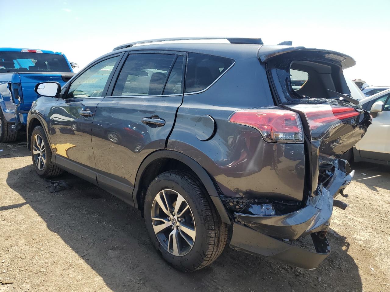 JTMRFREVXHD213444 2017 Toyota Rav4 Xle