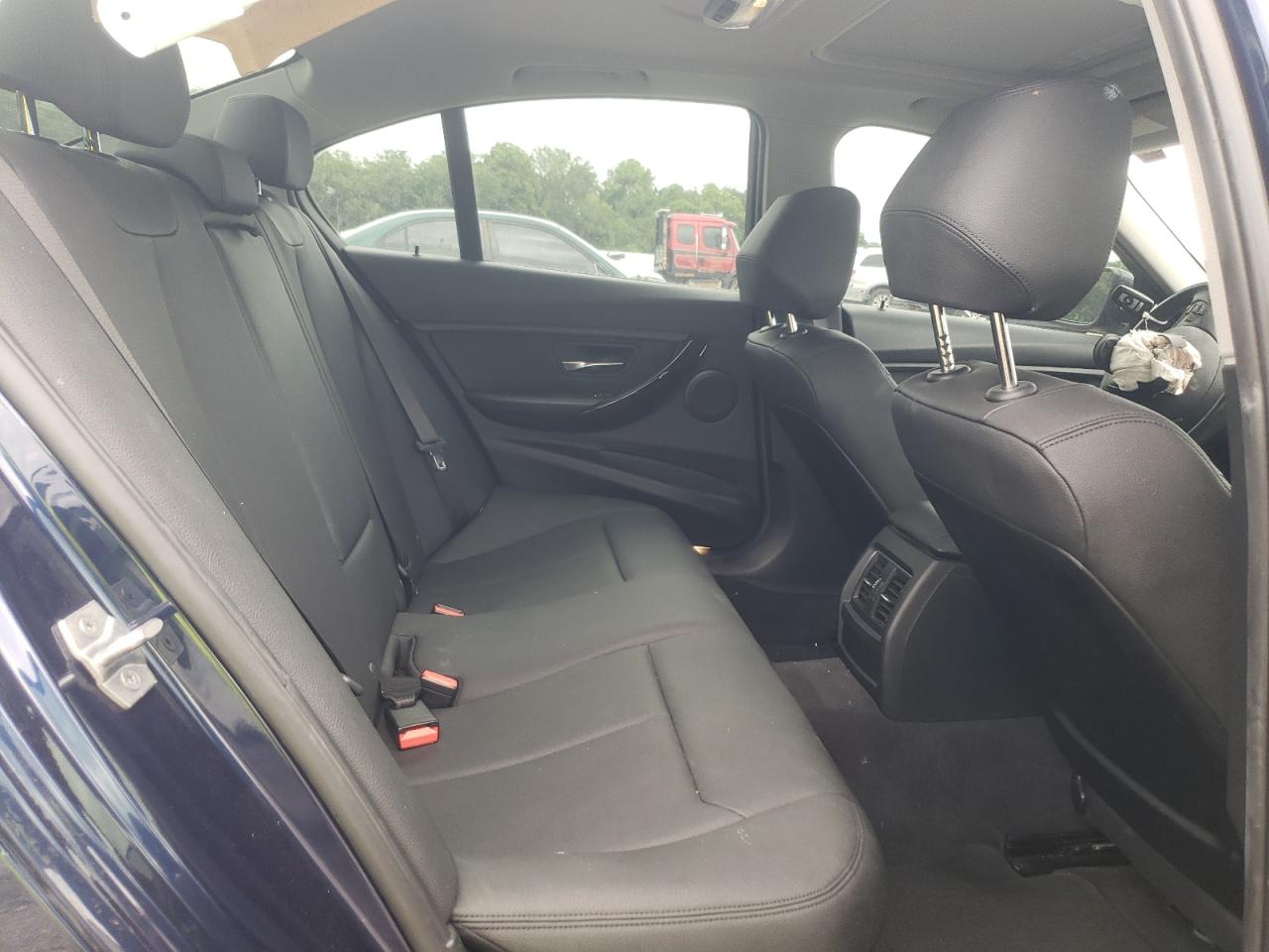 WBA8E5G39HNU44927 2017 BMW 320 Xi