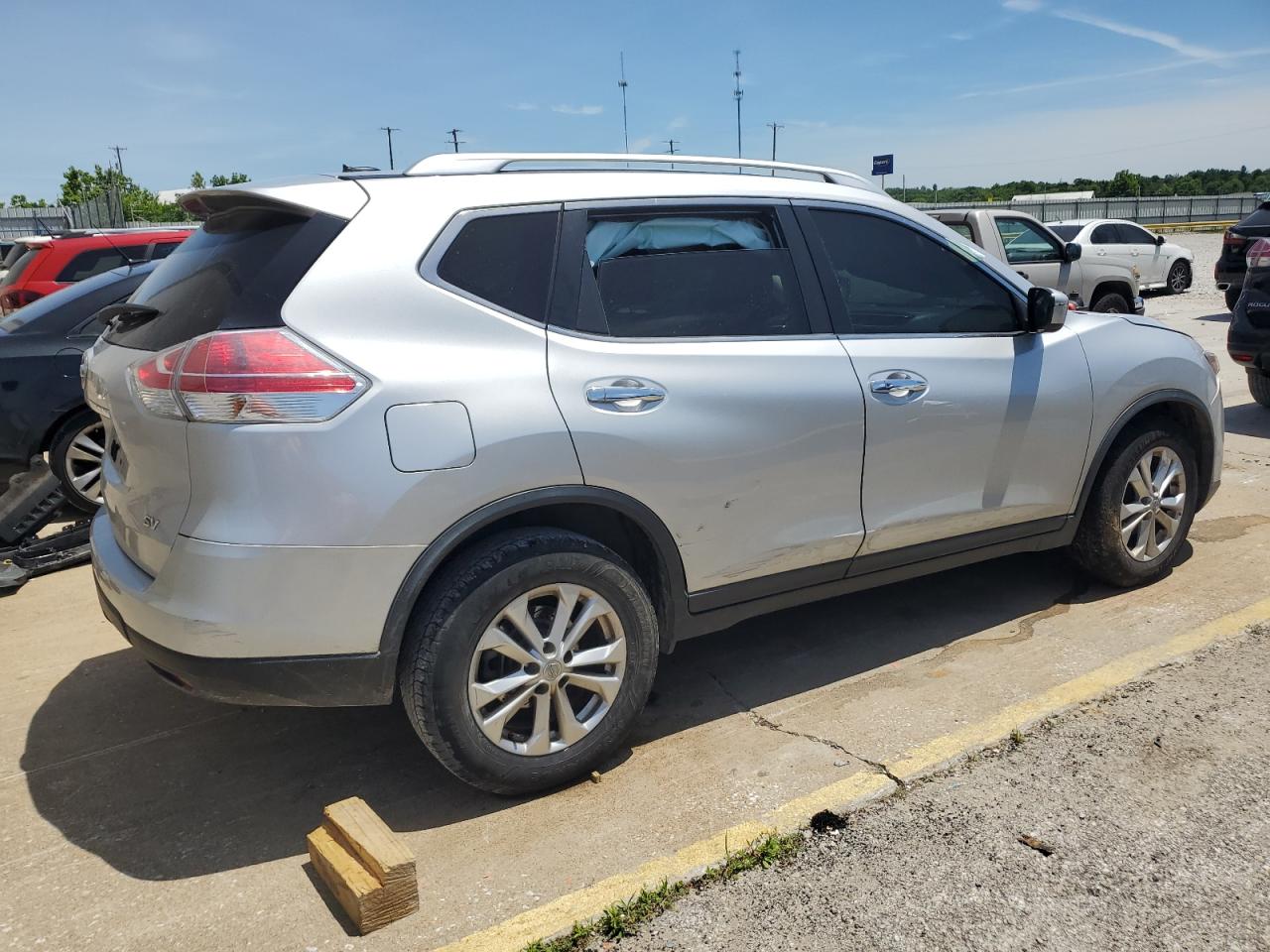 2016 Nissan Rogue S vin: KNMAT2MT4GP712704