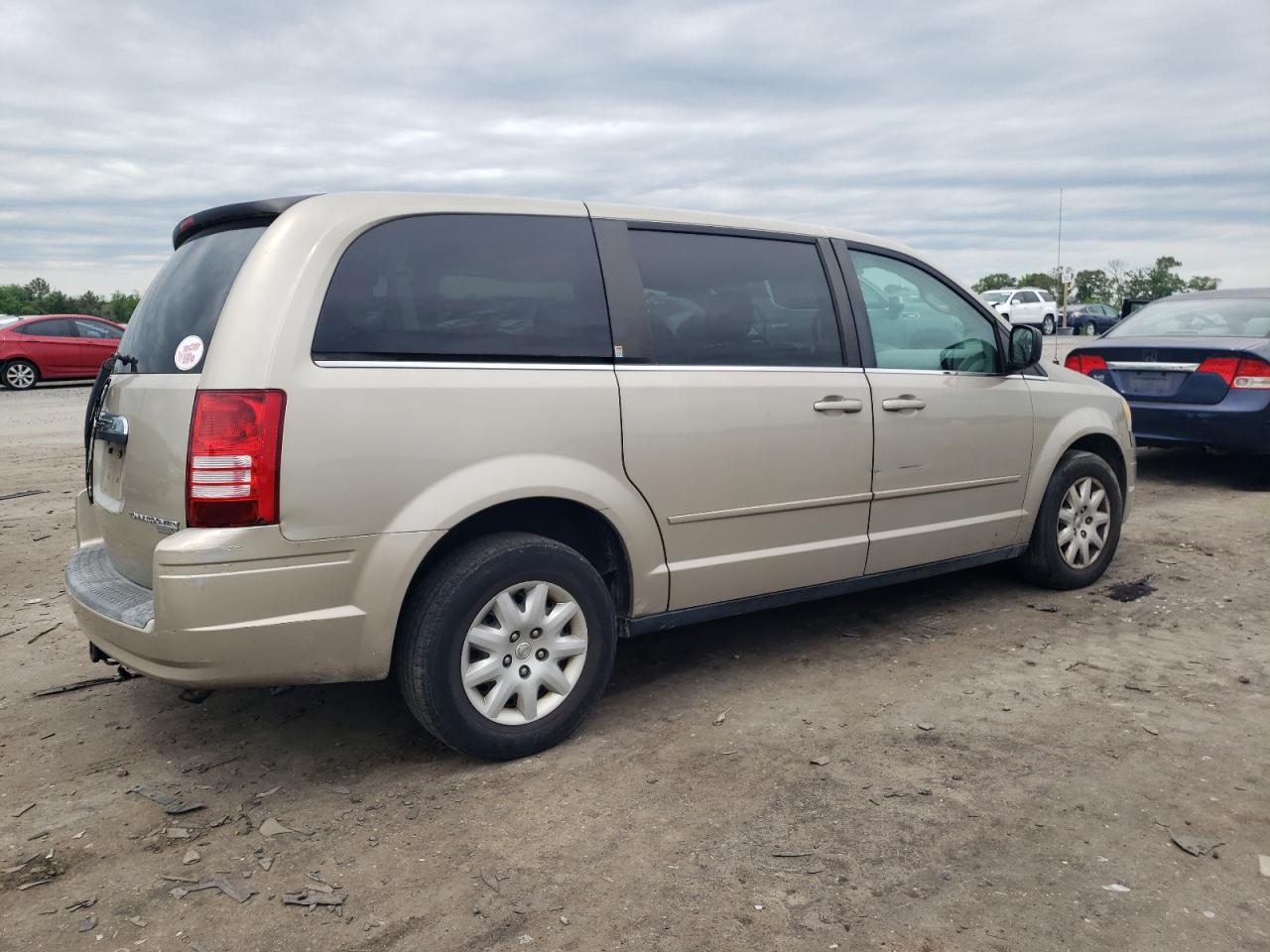 2A8HR44E09R670908 2009 Chrysler Town & Country Lx