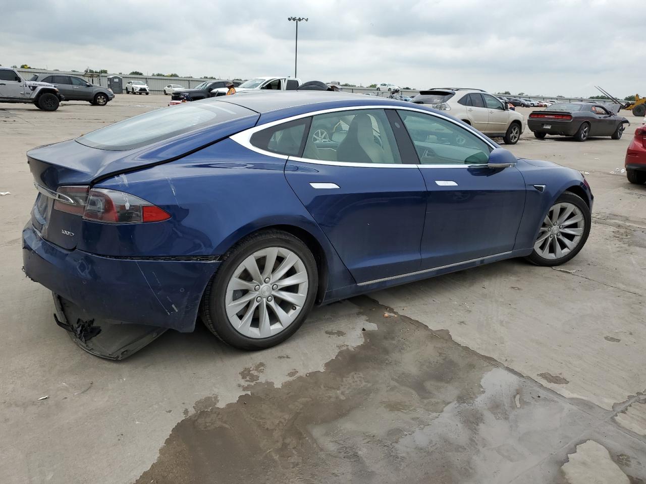 5YJSA1E22JF245875 2018 Tesla Model S