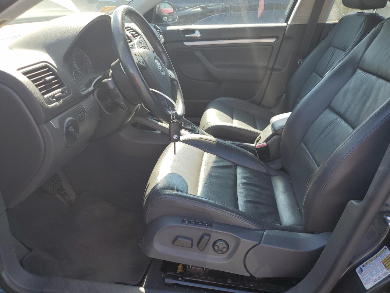 3VWDG71K76M634110 2006 Volkswagen Jetta 2.5 Option Package 2