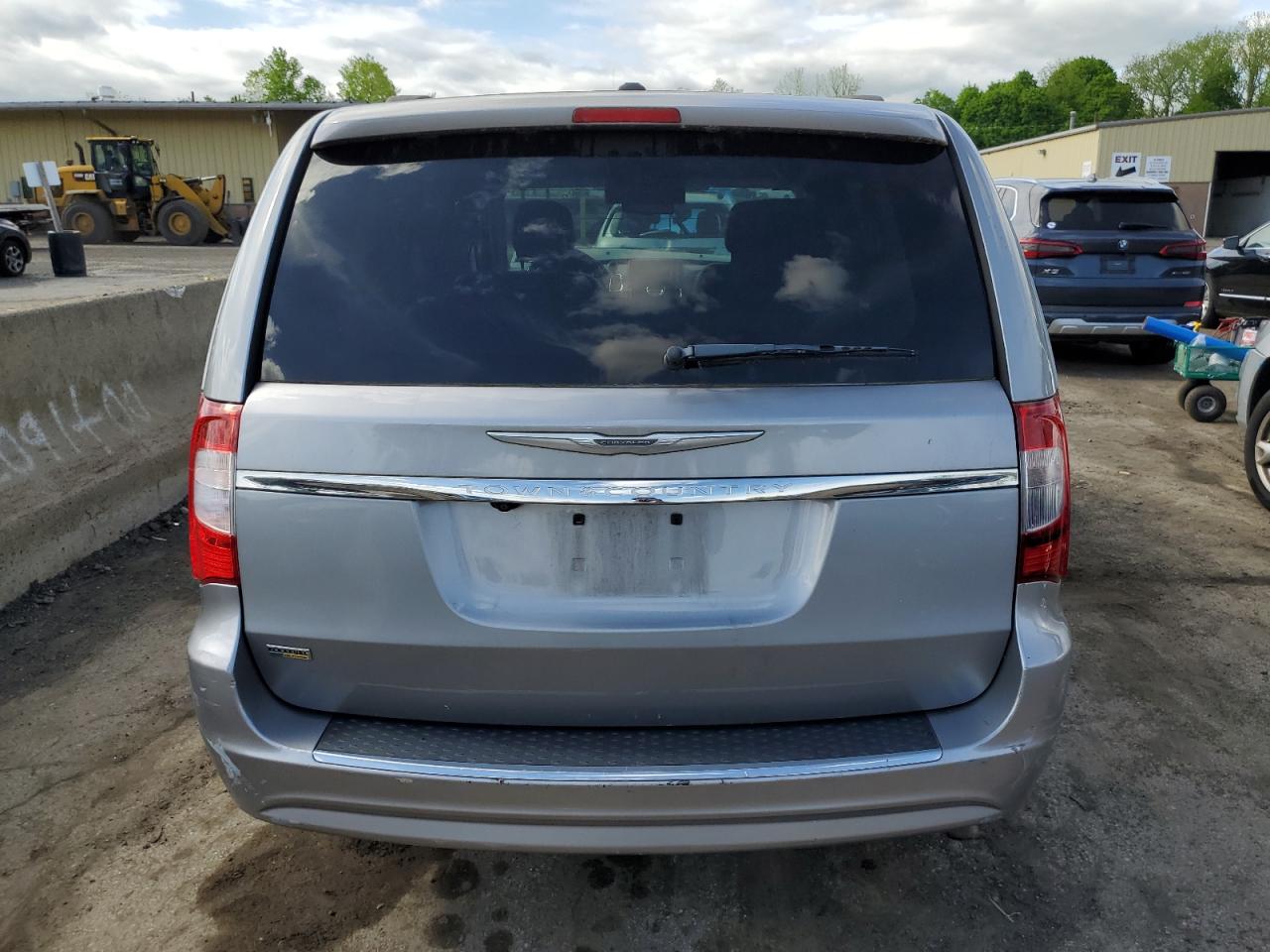 Lot #2835168255 2015 CHRYSLER TOWN & COU