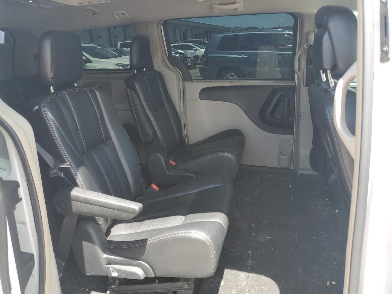 2C4RC1BG2ER225368 2014 Chrysler Town & Country Touring