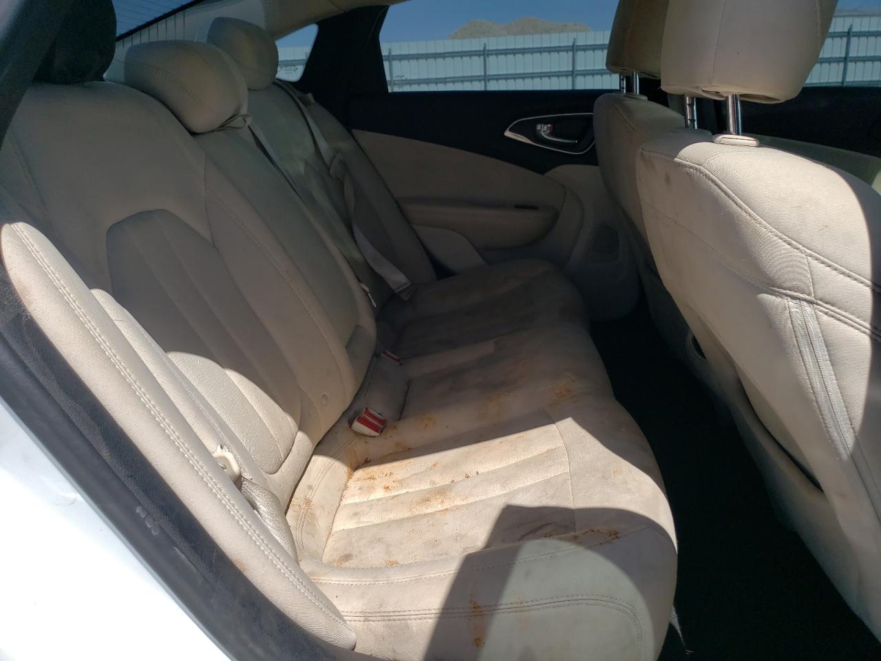 1C3CCCFB5FN550809 2015 Chrysler 200 Lx