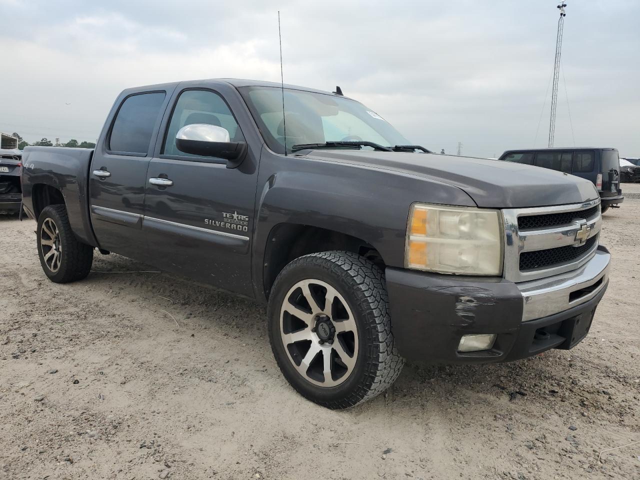 3GCPKSE35BG261517 2011 Chevrolet Silverado K1500 Lt