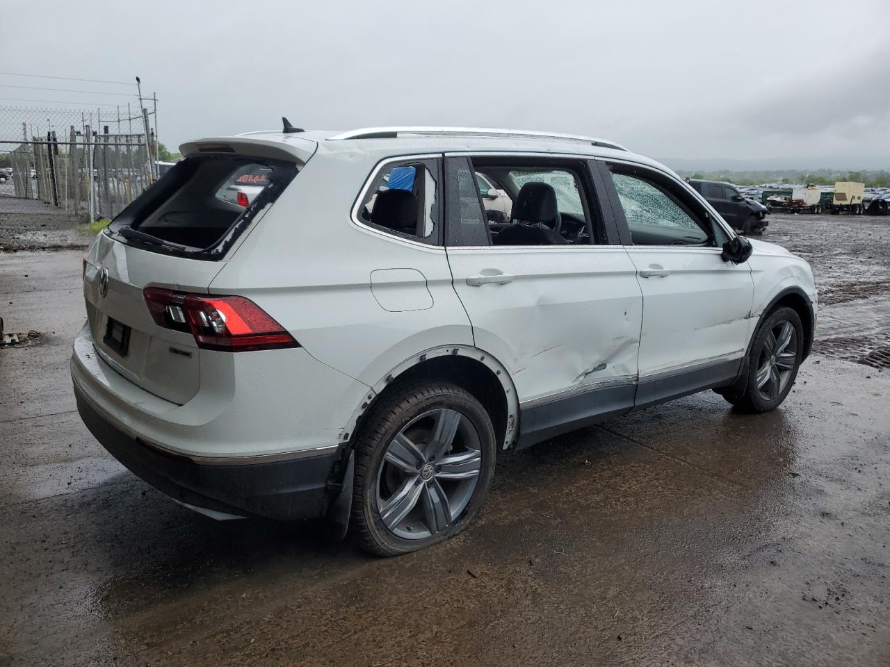 3VV2B7AX0LM143766 2020 Volkswagen Tiguan Se