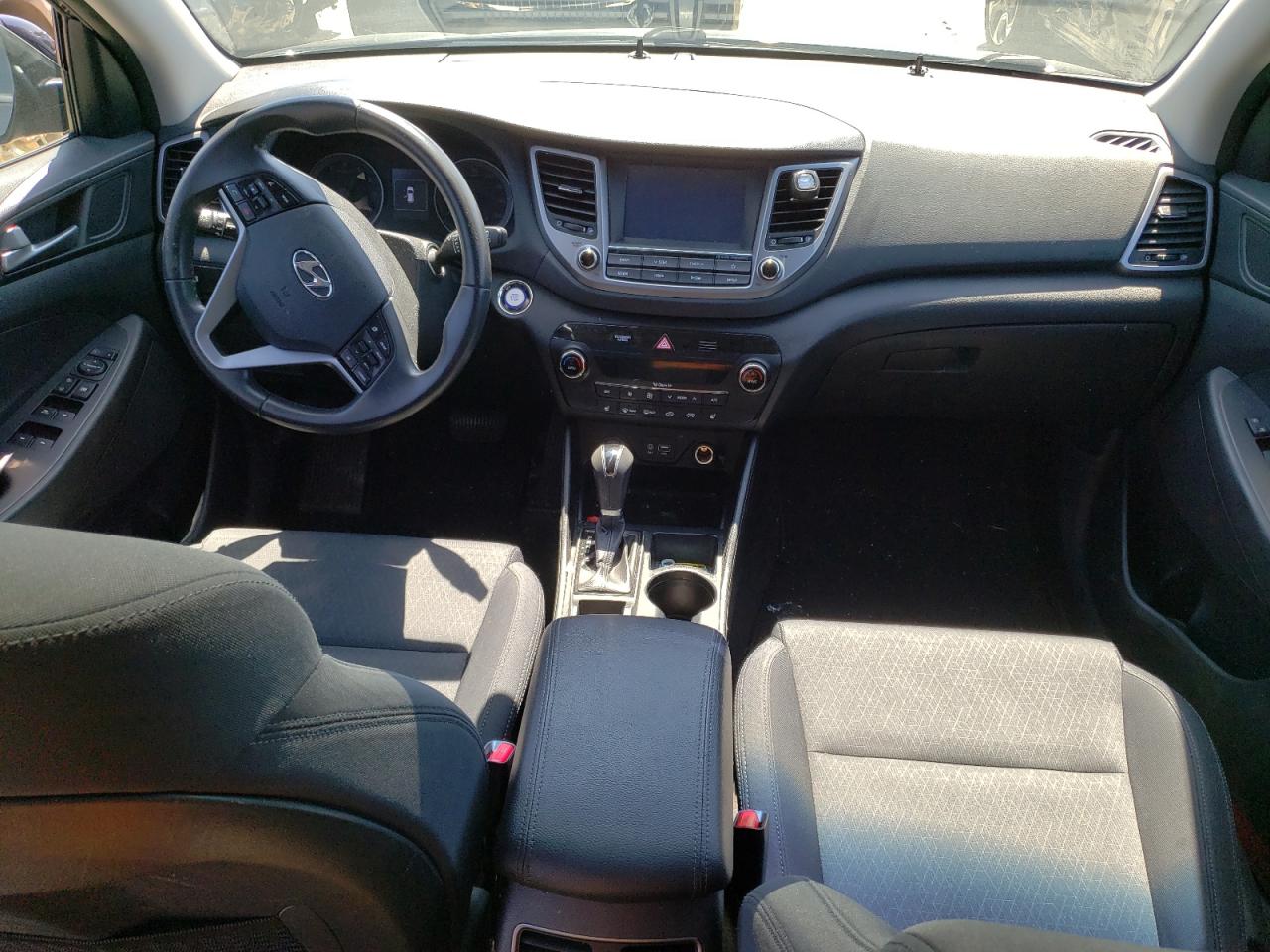 KM8J3CA21JU688514 2018 Hyundai Tucson Value