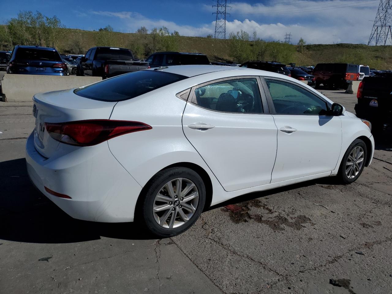 5NPDH4AE1GH745560 2016 Hyundai Elantra Se