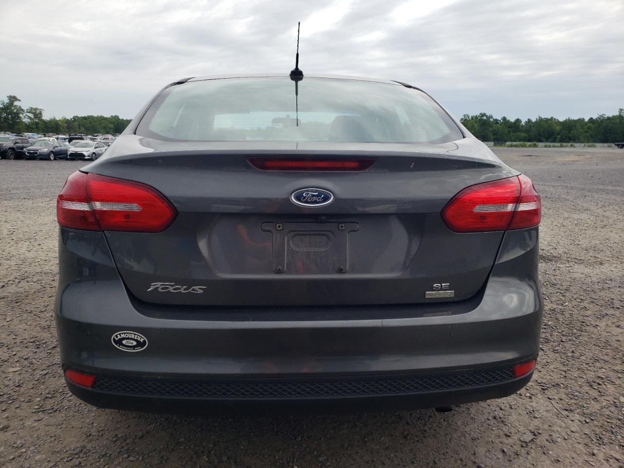 1FADP3FE4JL254320 2018 Ford Focus Se