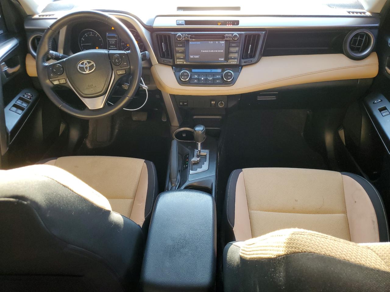 JTMWFREV7HJ108705 2017 Toyota Rav4 Xle