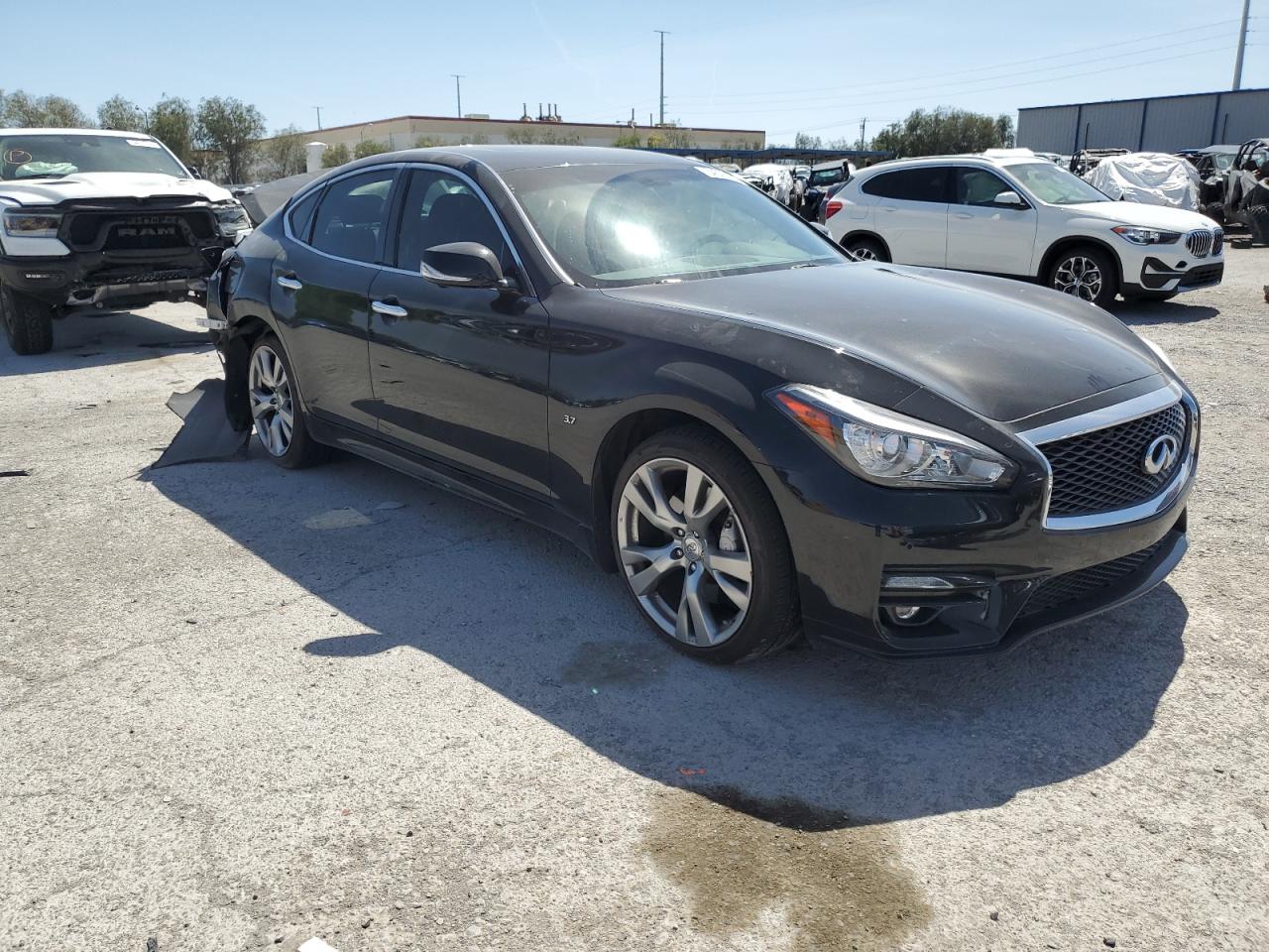 2018 Infiniti Q70 3.7 Luxe vin: JN1BY1AP1JM180931