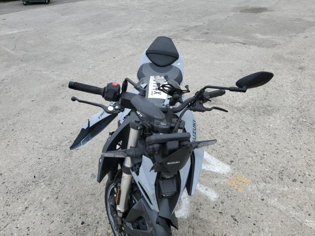 2024 SUZUKI GSX800 R - JS1EM11B1R7100168