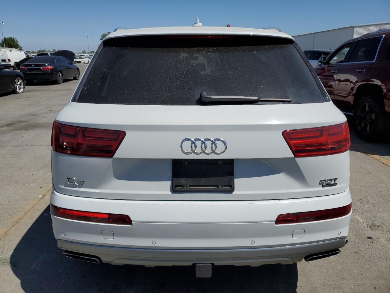 WA1VAAF76HD009619 2017 Audi Q7 Prestige