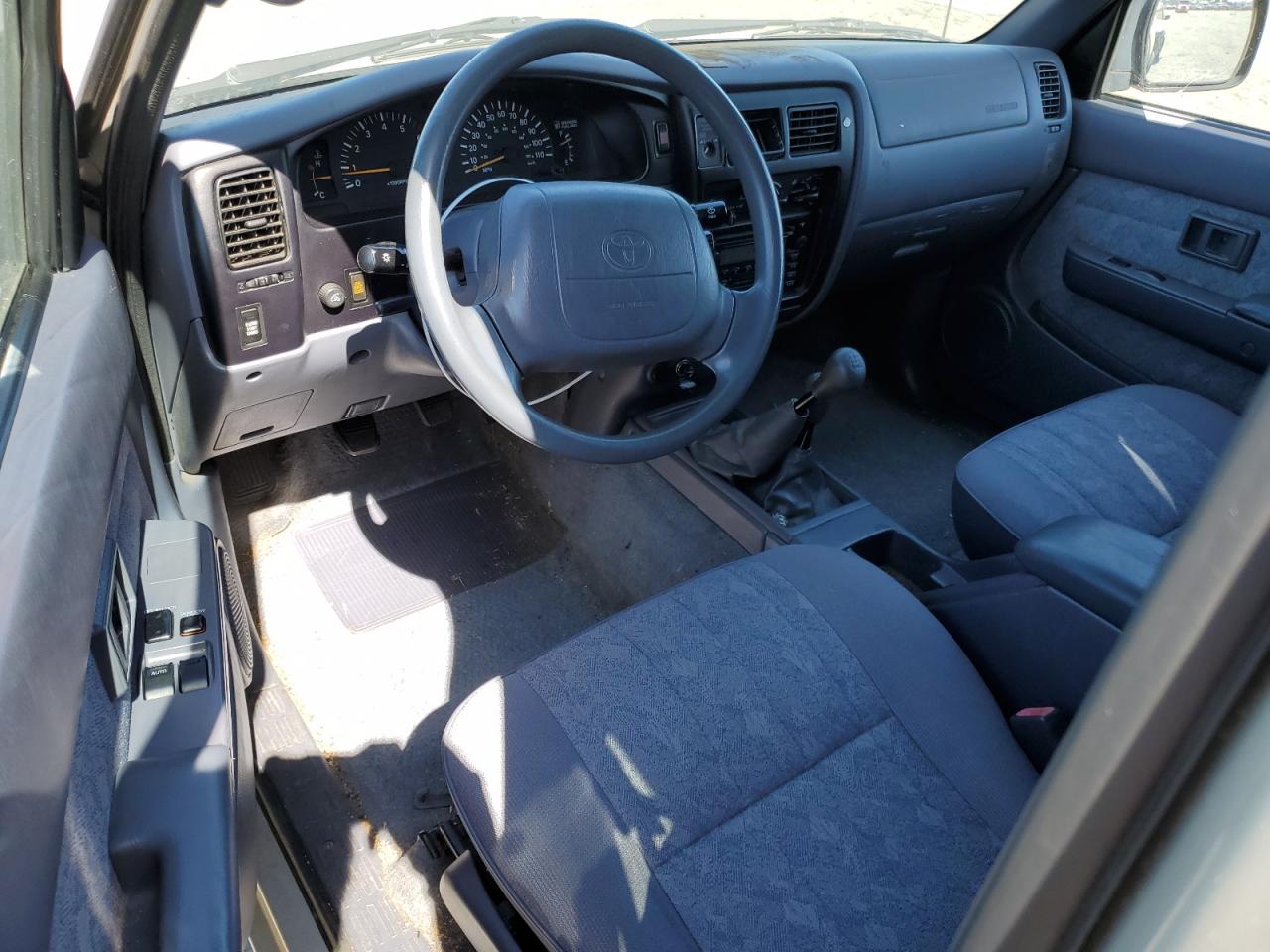 5TEWN72N9YZ698830 2000 Toyota Tacoma Xtracab