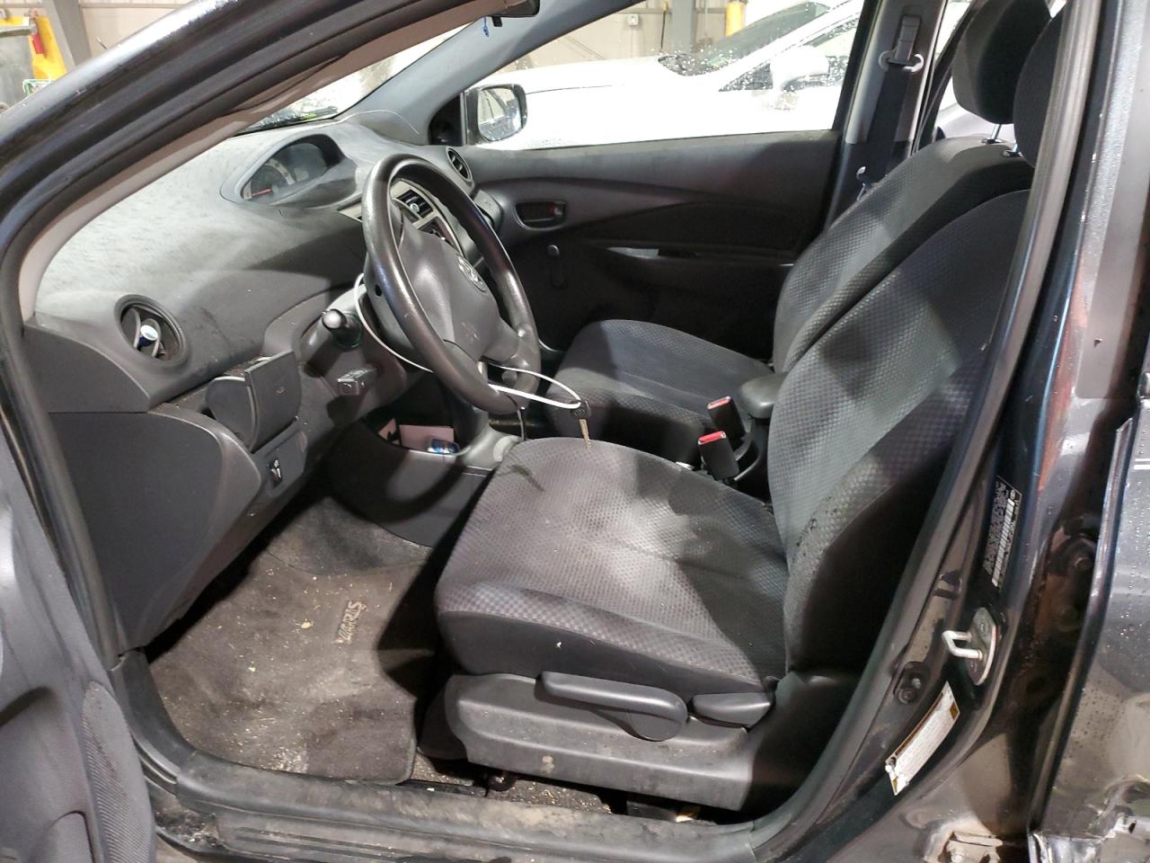 JTDBT923281225733 2008 Toyota Yaris