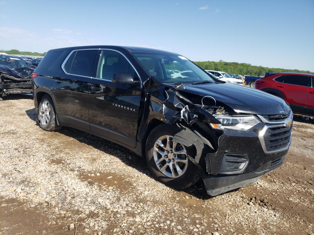 2019 Chevrolet Traverse Ls vin: 1GNERFKW3KJ258694