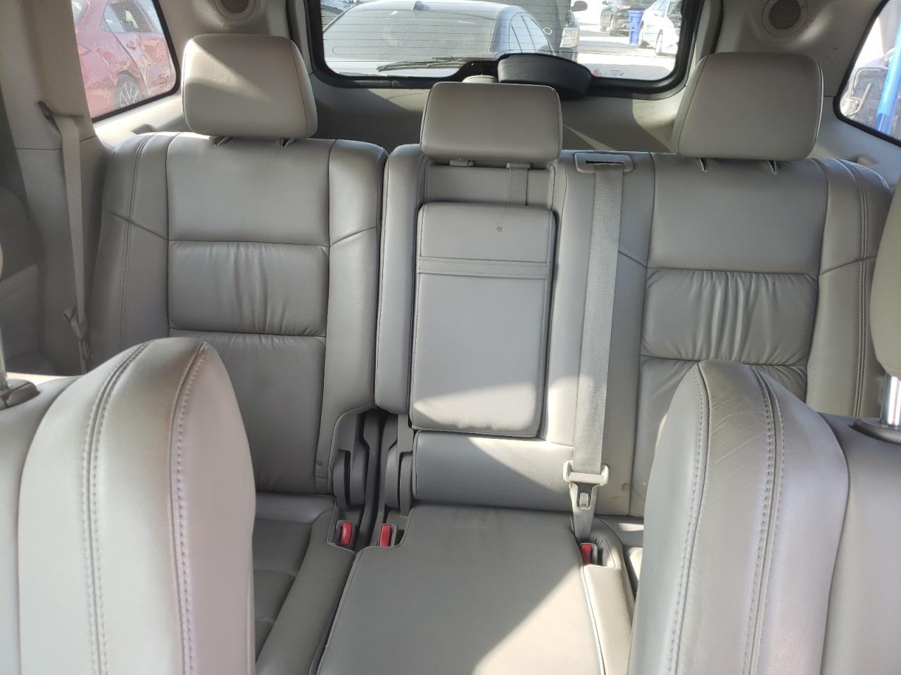 1J4RS4GG5BC659537 2011 Jeep Grand Cherokee Laredo