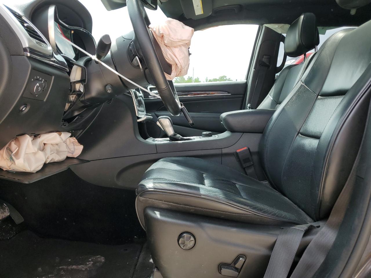 1C4RJFCT8GC405819 2016 Jeep Grand Cherokee Overland