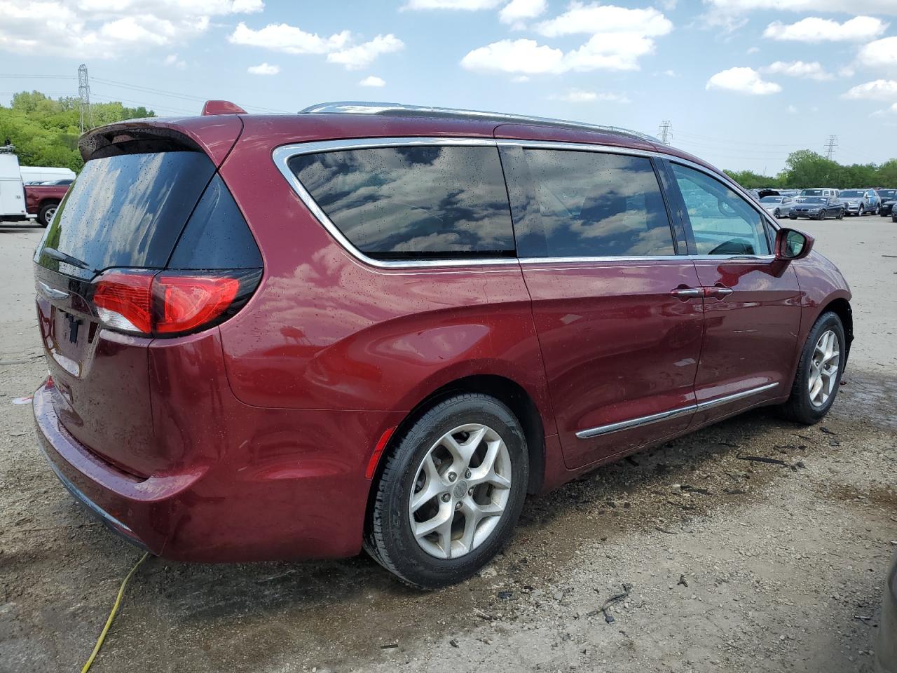 2018 Chrysler Pacifica Touring L vin: 2C4RC1BG1JR122808