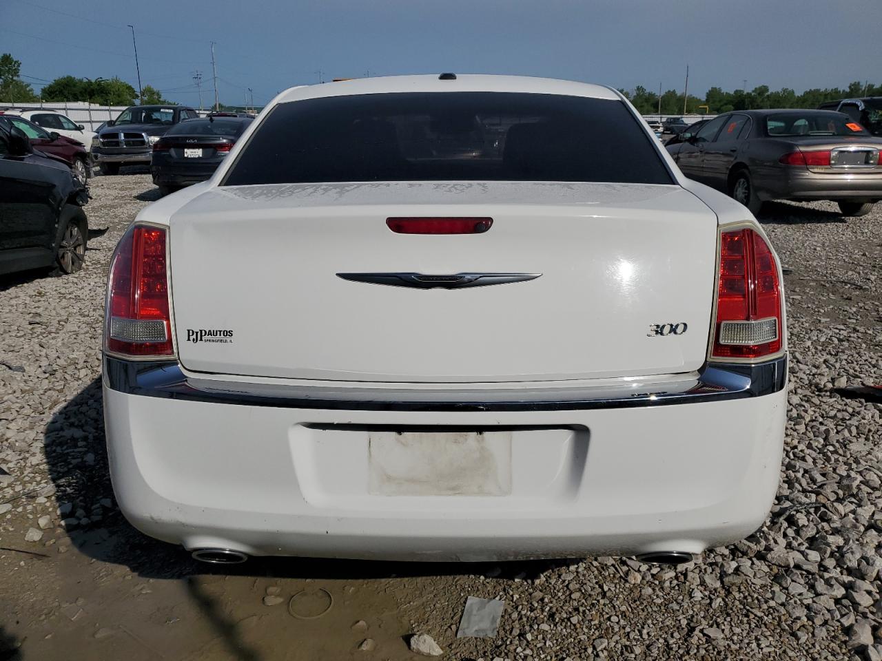 2C3CA4CG3BH536129 2011 Chrysler 300