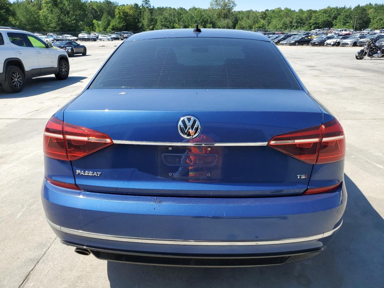 1VWDT7A31HC065134 2017 Volkswagen Passat R-Line